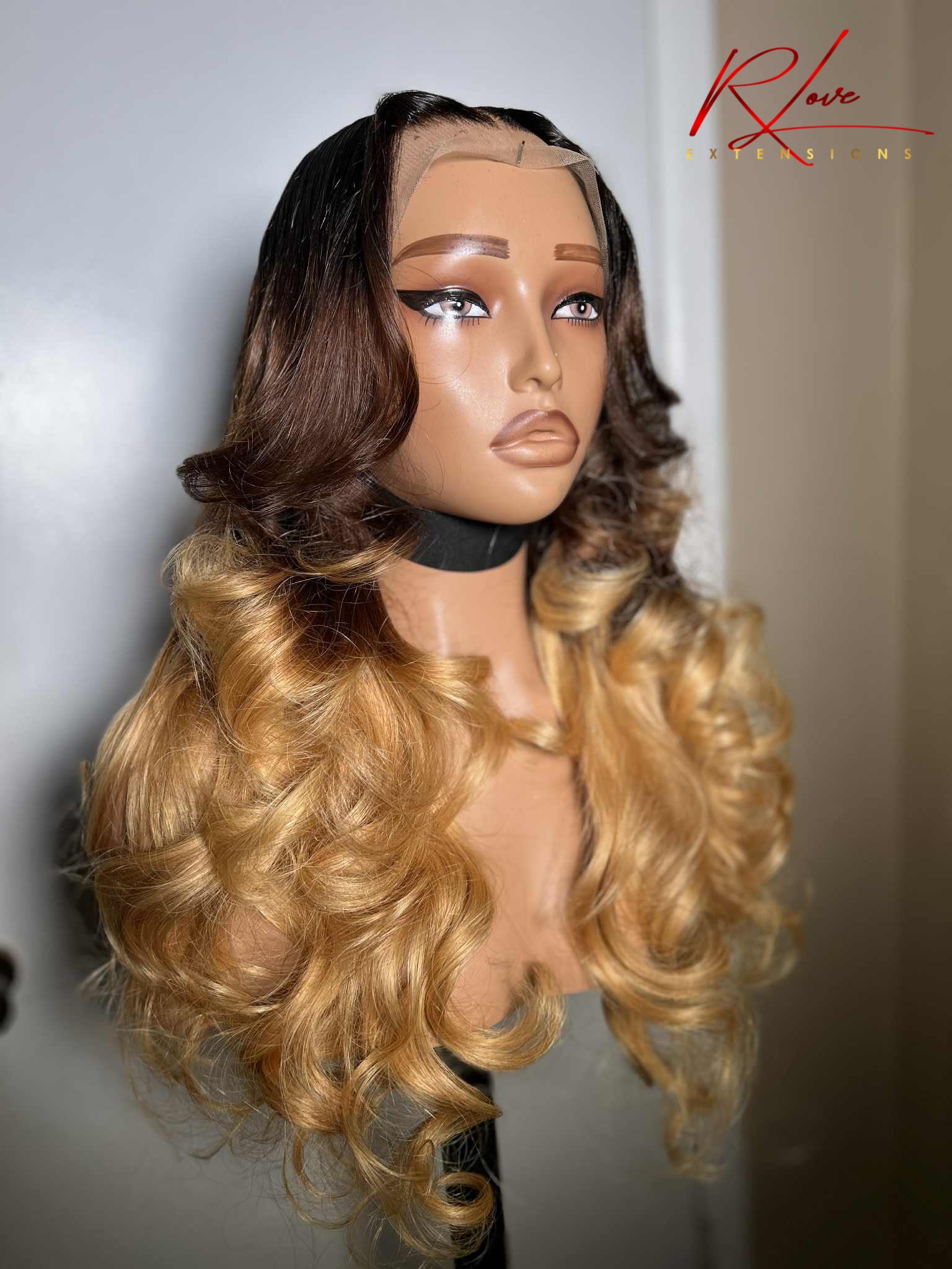 28” Ombré Middle Part Frontal Ready-To-Wear Wig