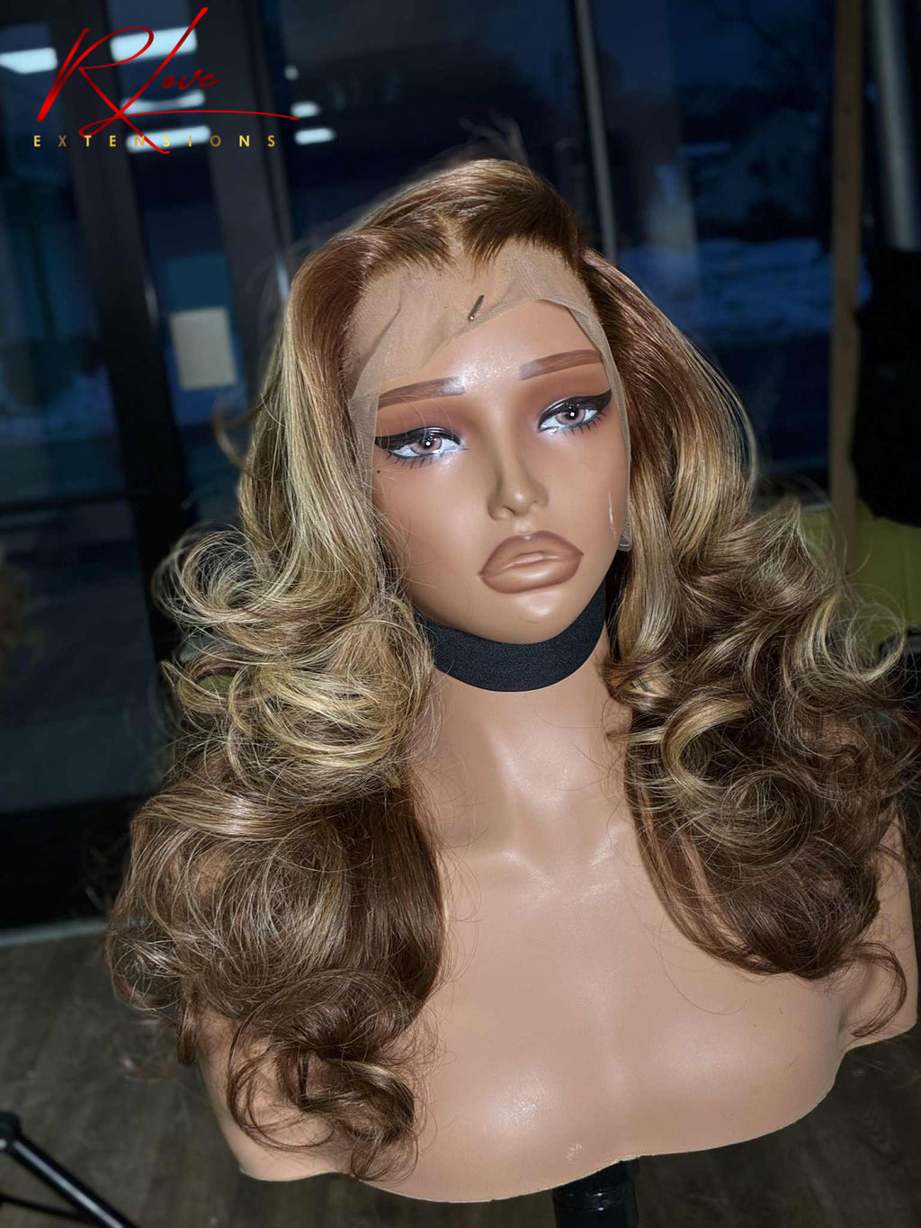 28” Highlight Body Wave Frontal Ready-To-Wear Wig