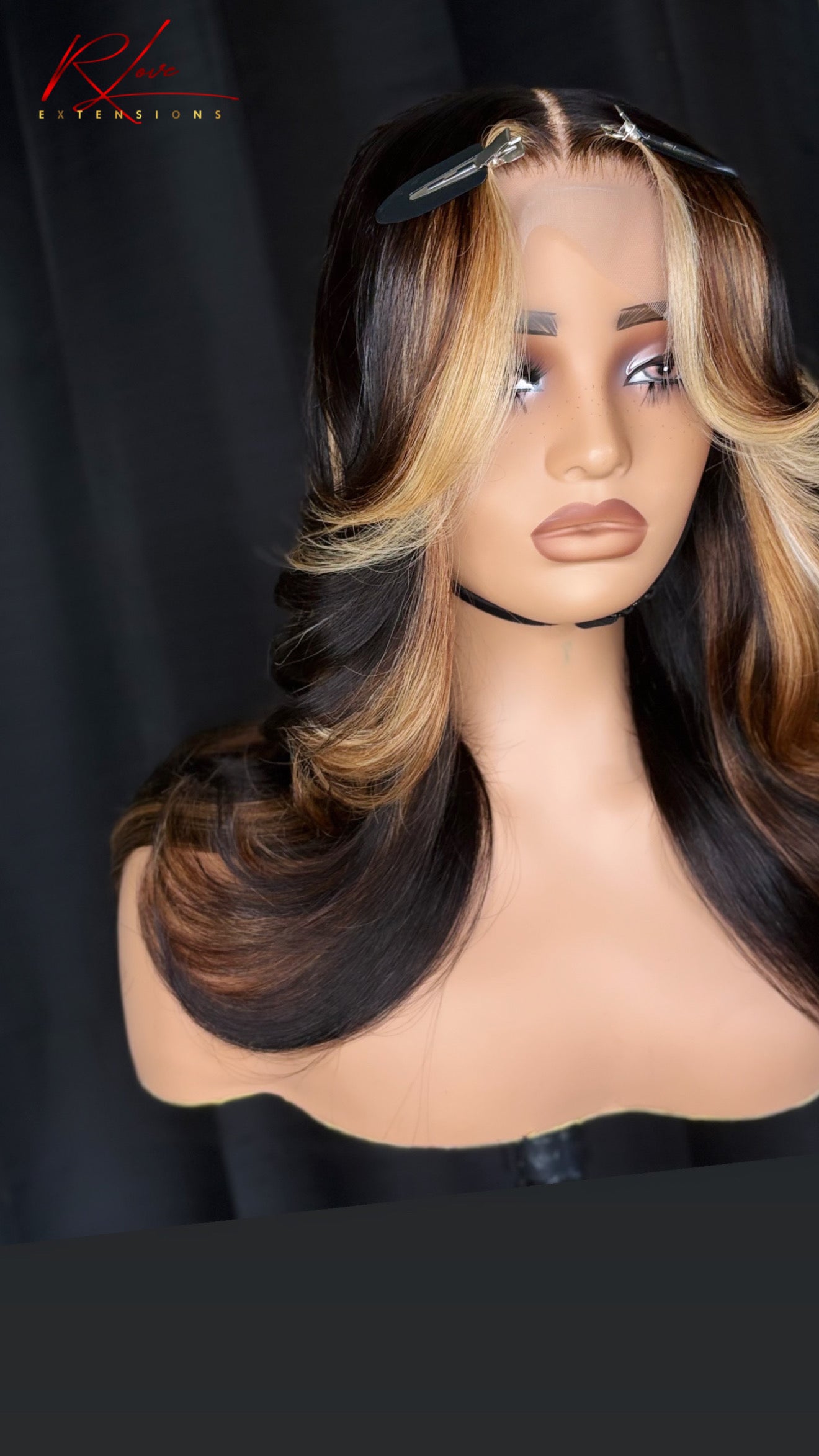 22” Highlight Curled Ready-To-Wear Wig