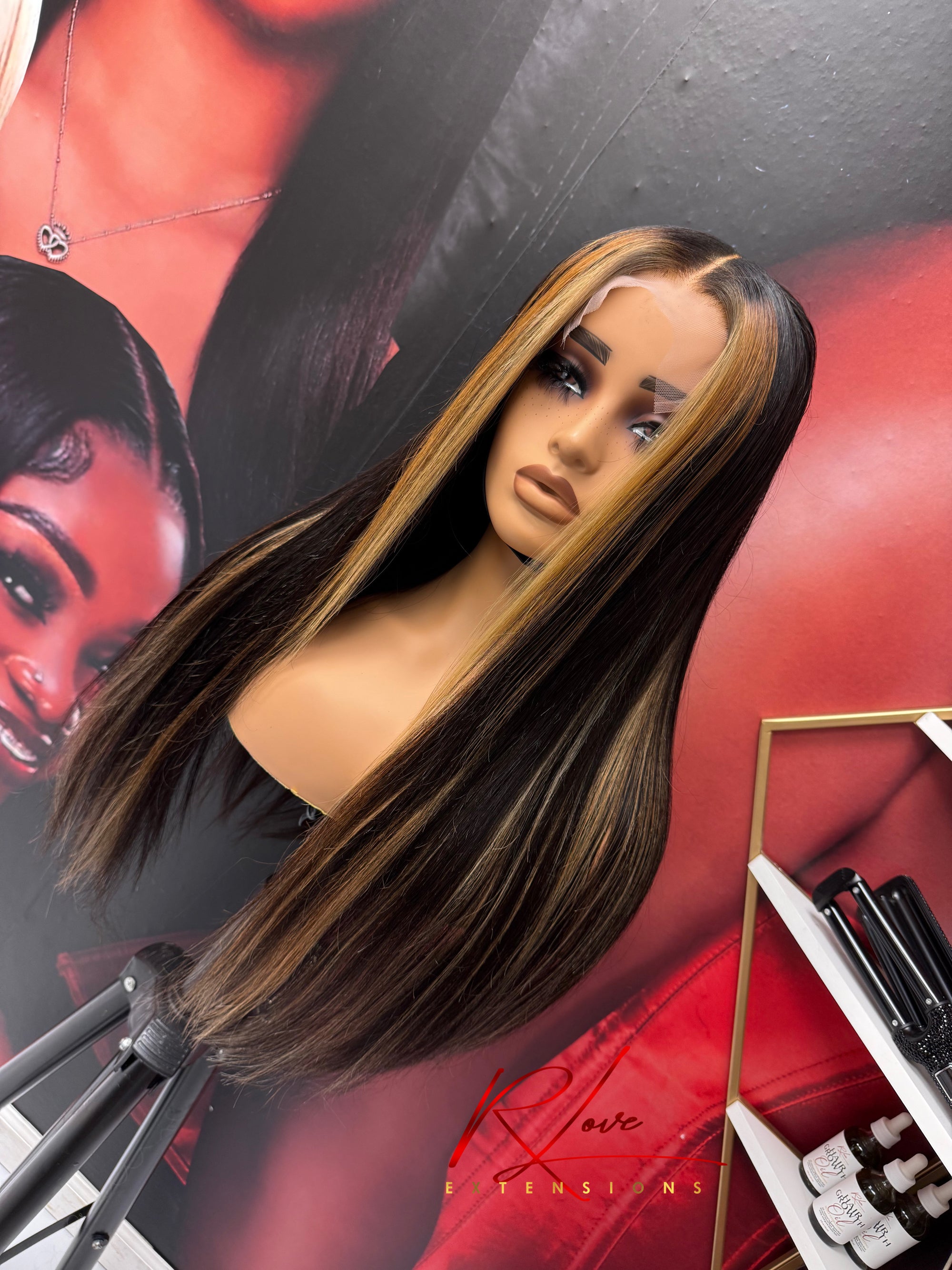 24” Highlight Ready-to-Wear Wig