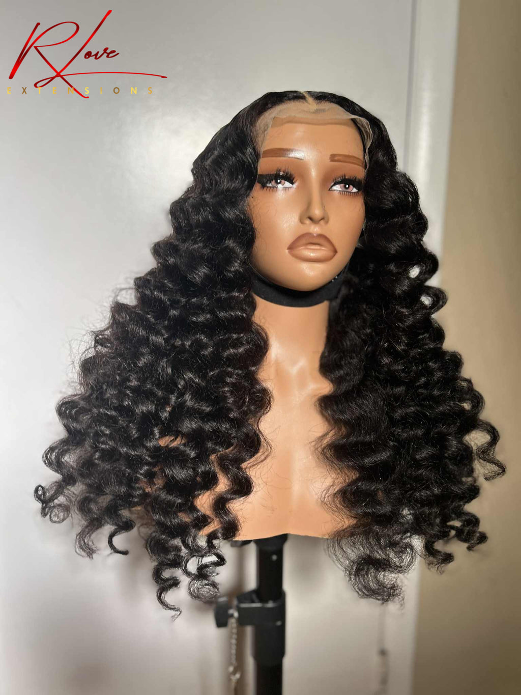 28” 1b Wand Curled Middle Part Ready-To-Wear Wig