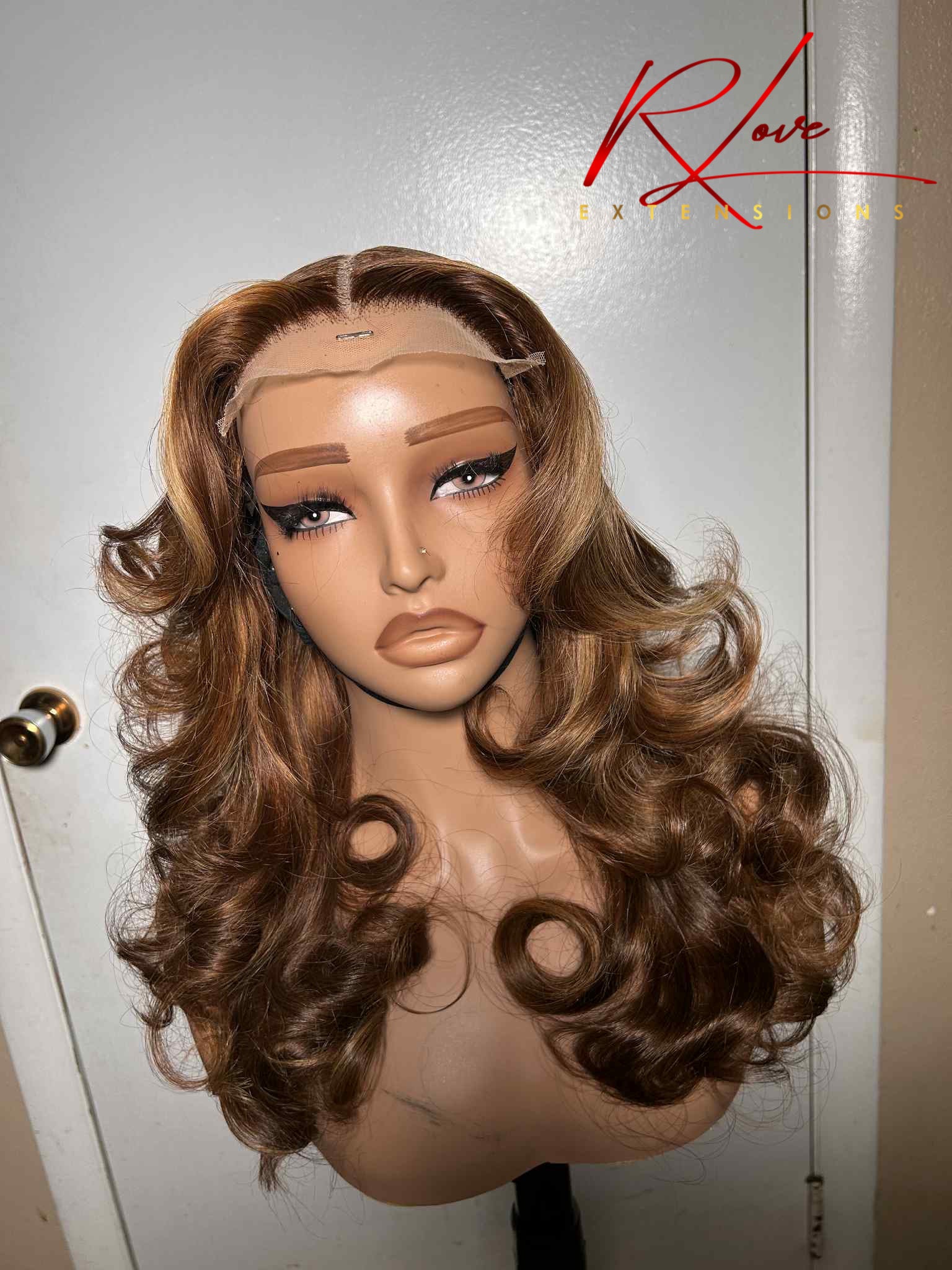 22” Highlighted Closure Ready-To-Wear Wig