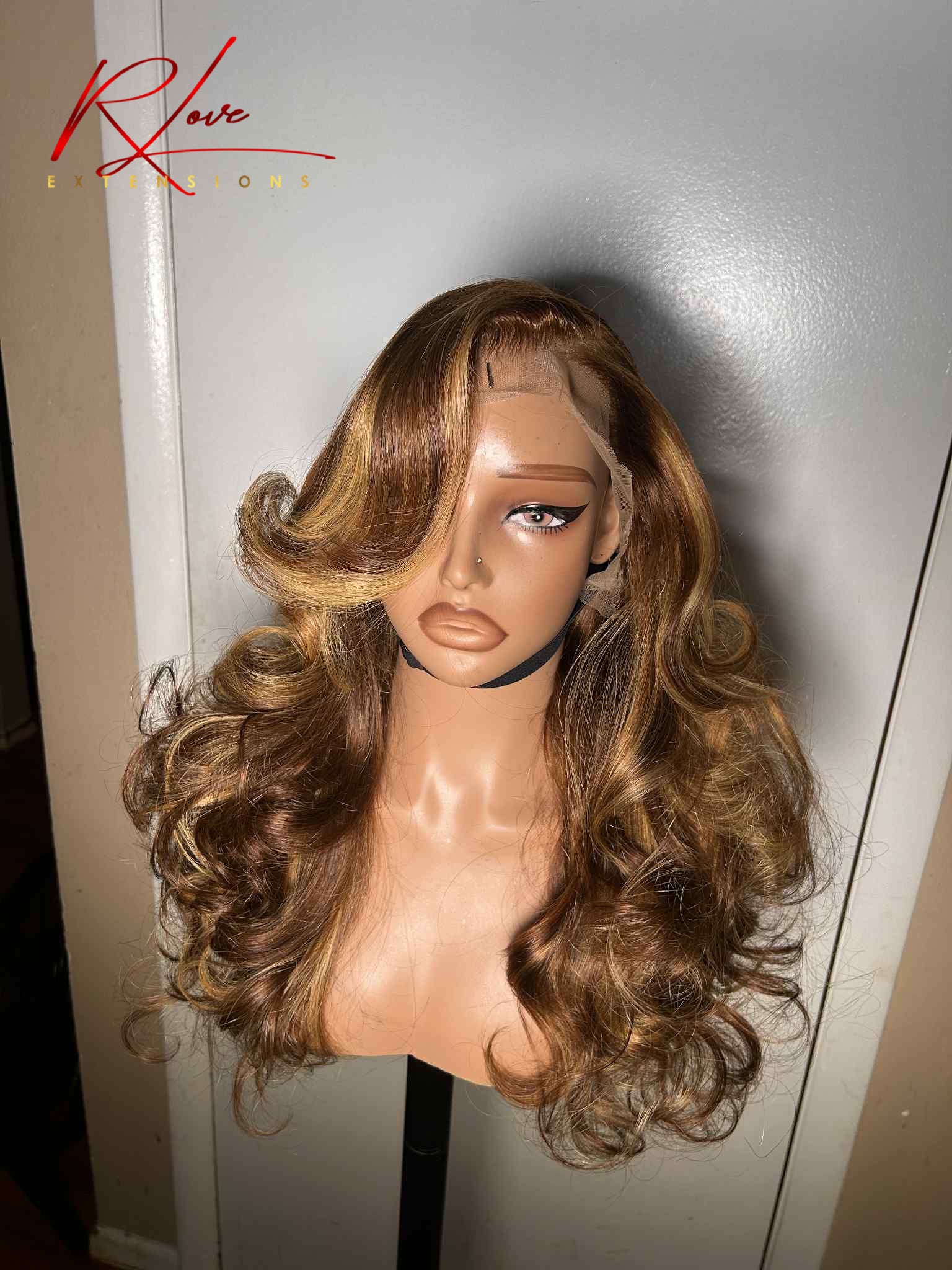 28” Highlight Frontal Ready-To-Wear Wig