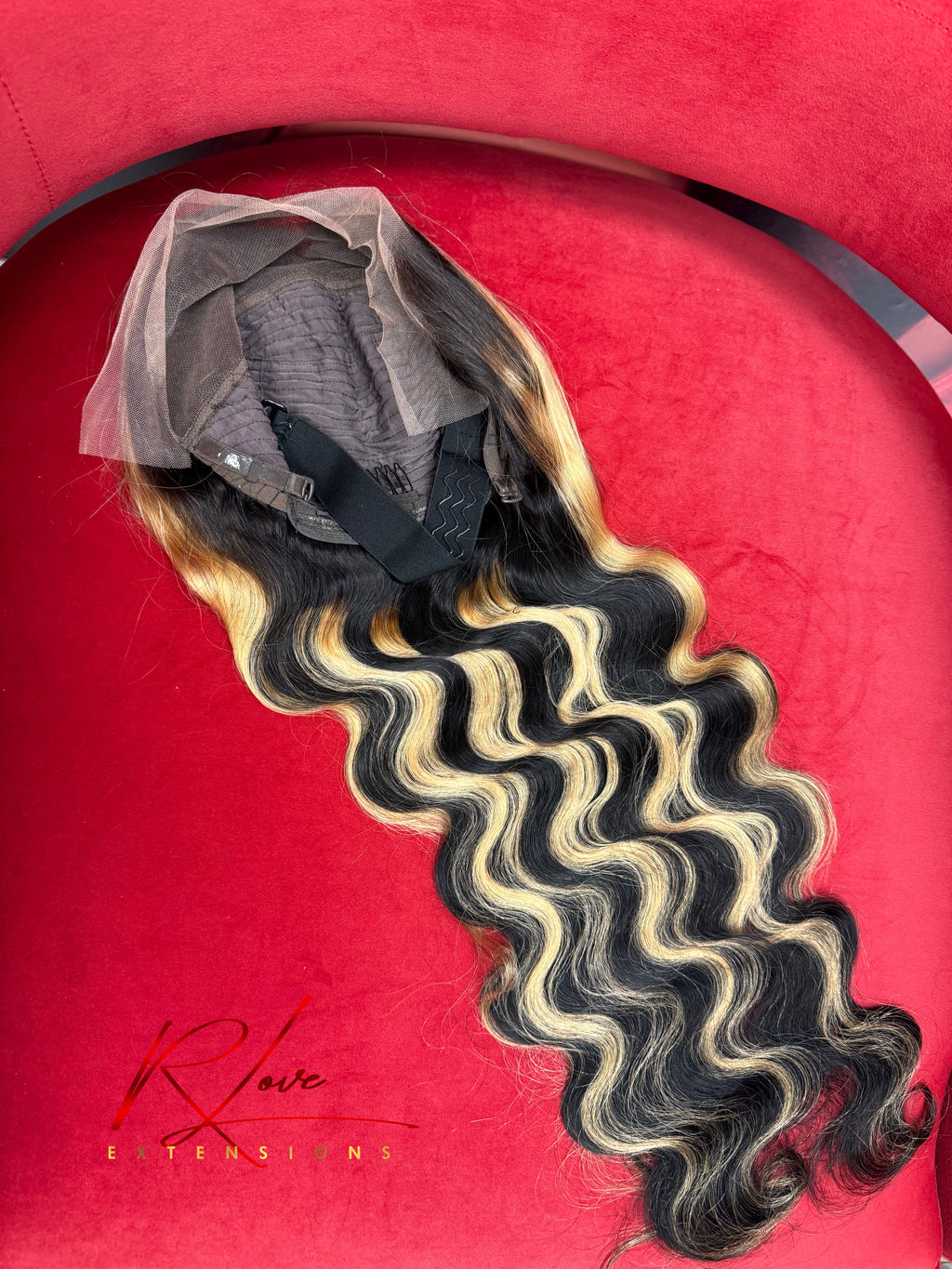 28” Highlight Streaks Frontal Wig