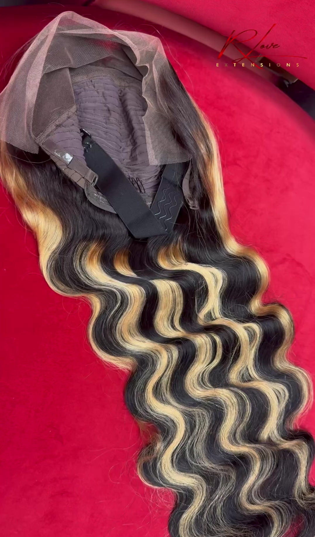 28” Highlight Streaks Frontal Wig