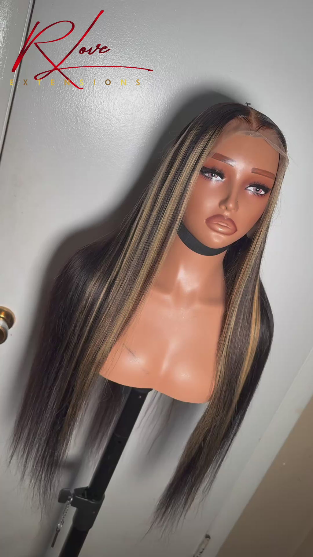 28” Straight Highlight Streaks Frontal Ready-to-Wear Wig